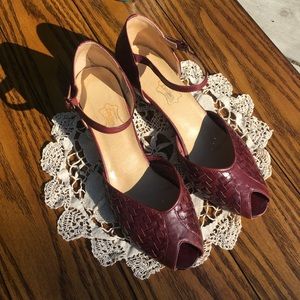 Burgundy Vintage Kitten heel peep toe heels